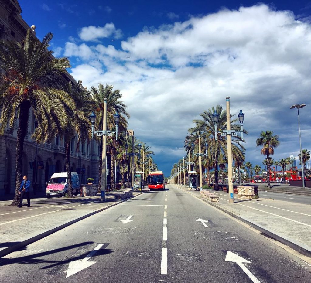 1st May #barcelona #catalunya #spain #clearsky #chillout #nicetime #joy #walking #girlsstuff #longweekend #majówka #thebestmonth…