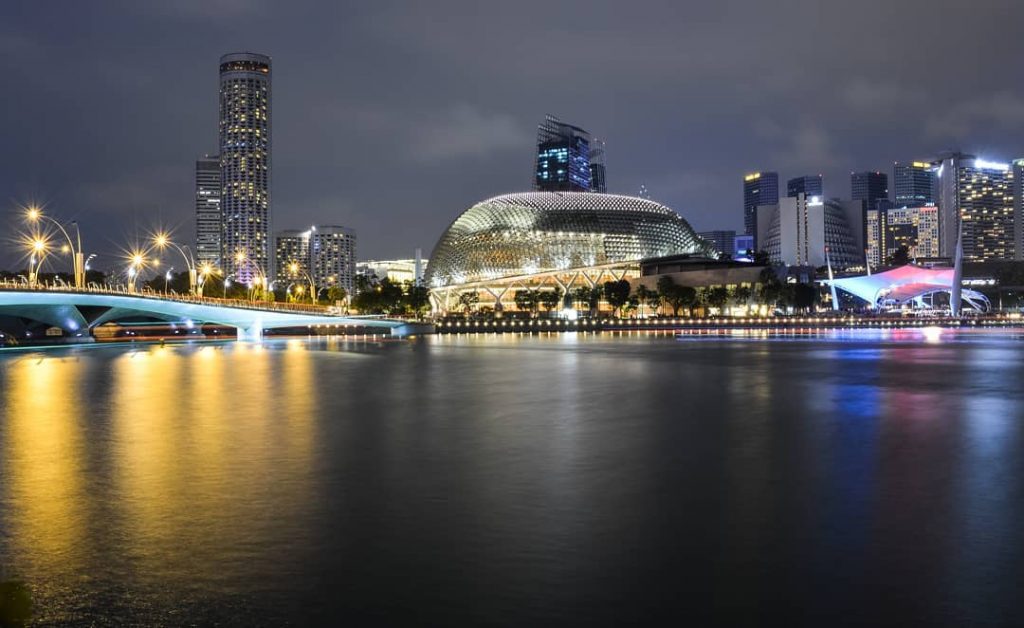 When Singapore Is Long-Exposed! Location: Marina Bay View, Merlion Park, Singapore #photooftheday #picoftheday #traveladdict&hellip;