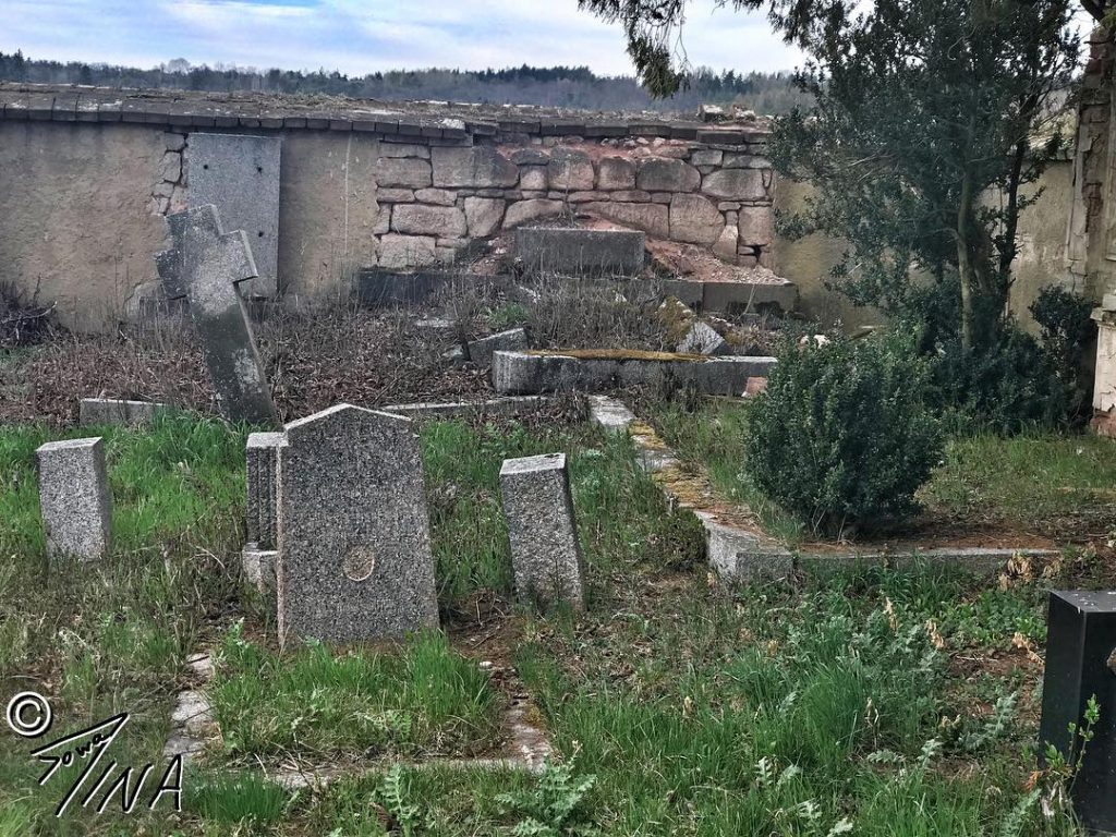 Grafyard at Hořovičky,(on German Horowitz or Horschowitz) German graves destroyed #beautiful #hořovičky #history #sad&hellip;
