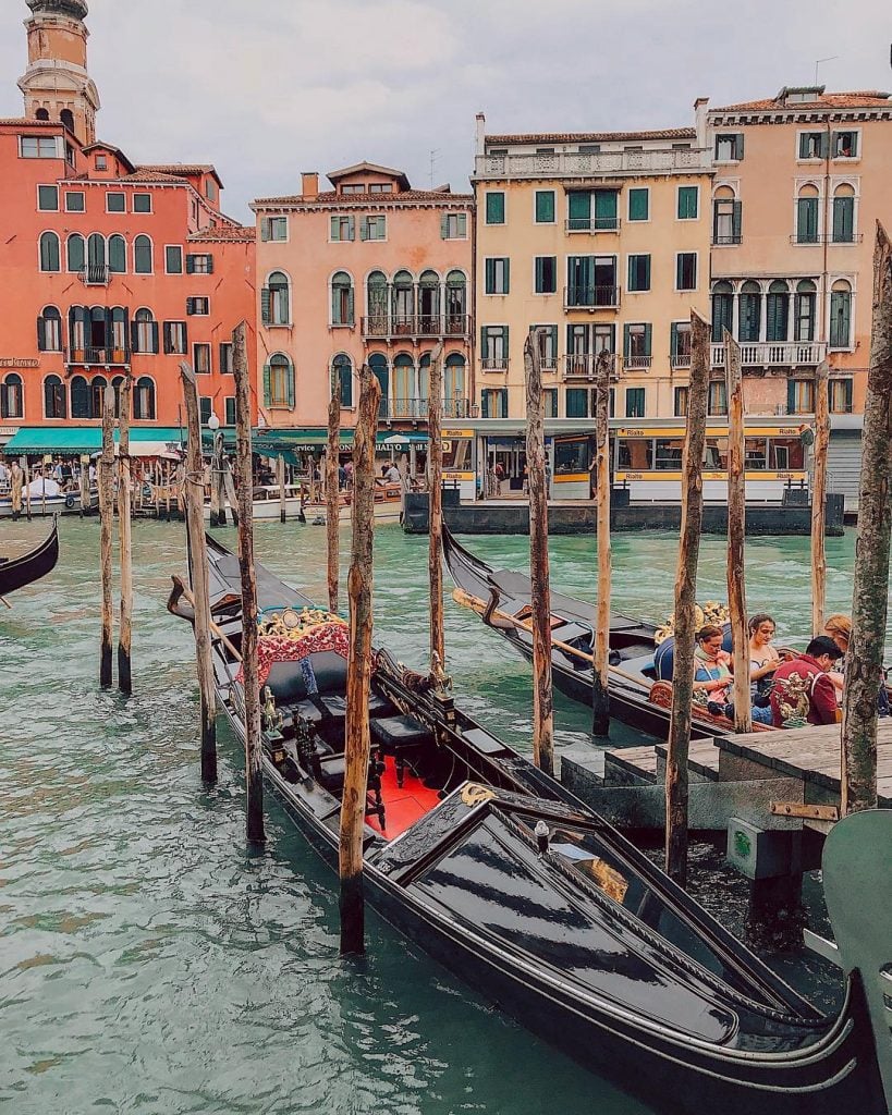 Venice, you took my breath ️???? . . . . #travelphotography #summercollection #vacationdiary #instatravel&hellip;
