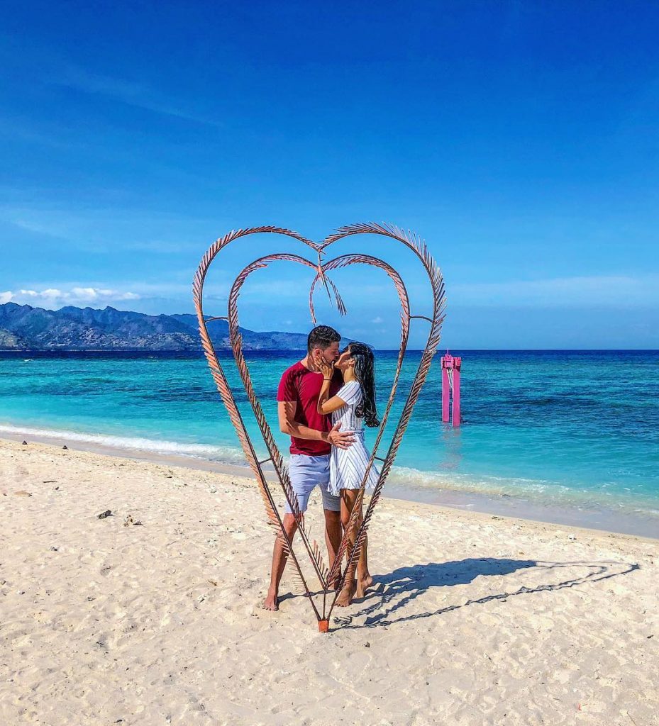 Dreaming of .. . . . . . #couple #love #traveladdict #dametraveler #happy #tb&hellip;