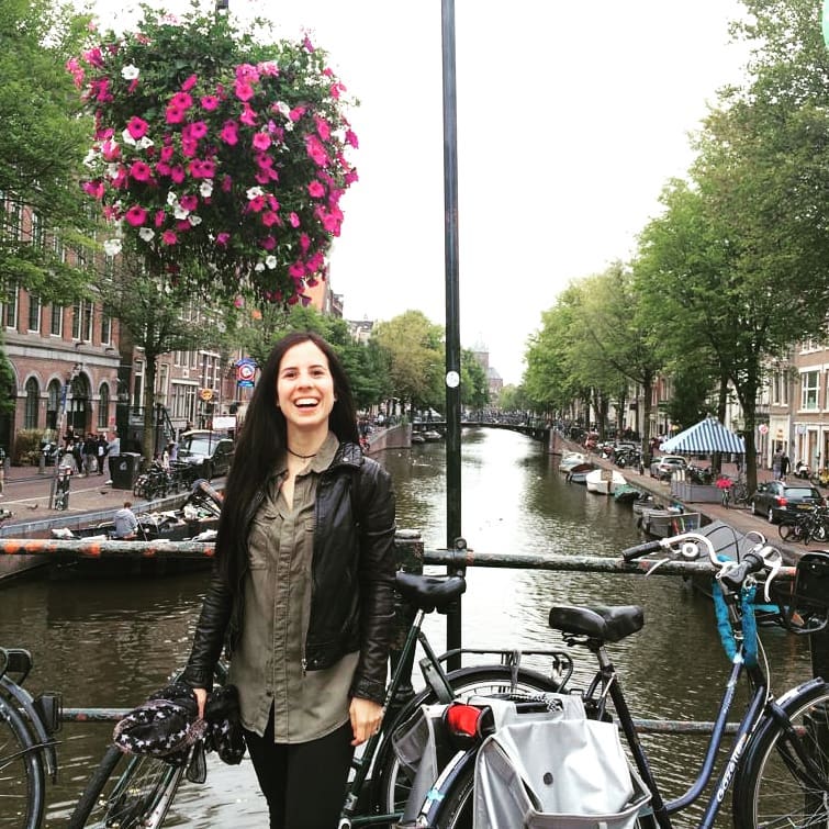 Smile always #trip #amsterdam #netherlands #smile #flowers #travelingtheworld #dreamscometrue #bnesimppl