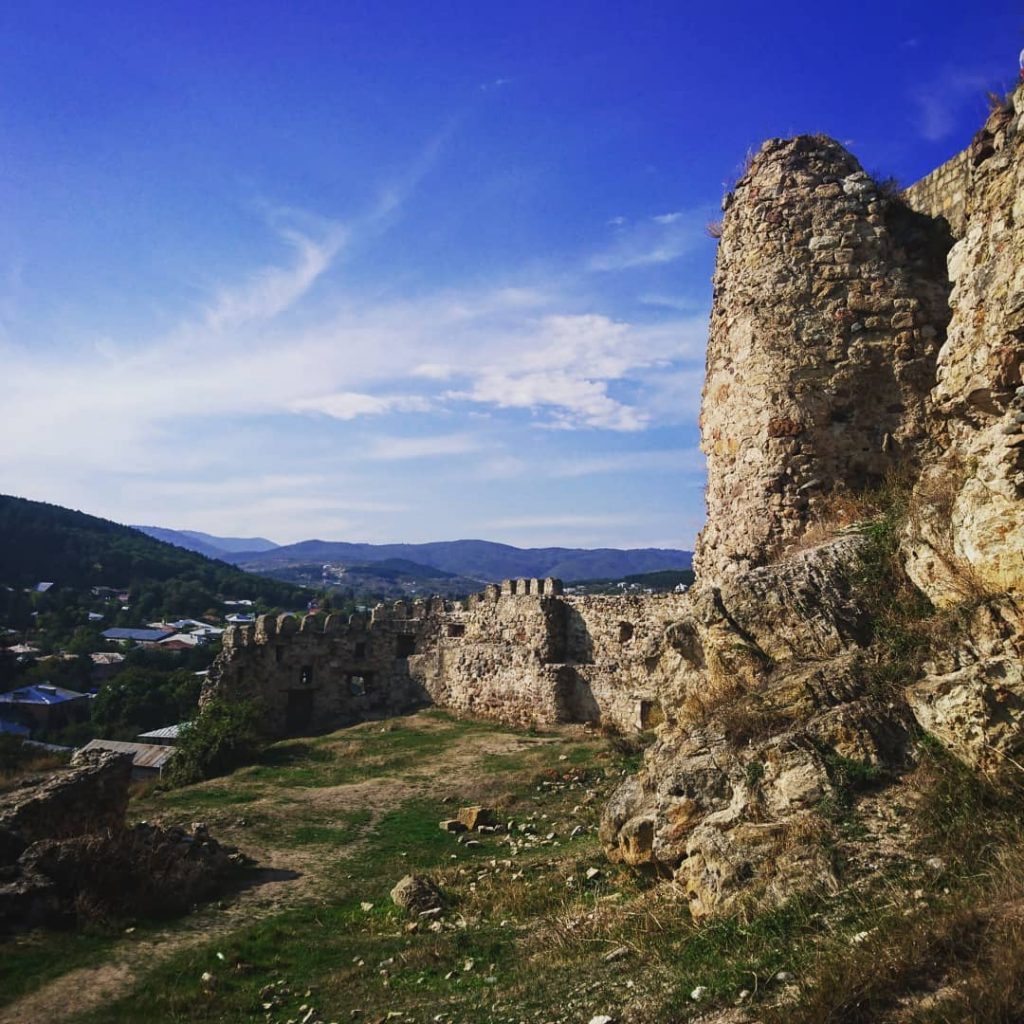The Legend of Suram Fortress #Georgia #instageorgia #georgia???????? #surami #suramifortress #suramicastle #travel #travelblogger #travelholic&hellip;