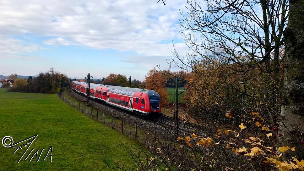 Train spotting Postbauheng. #germany #postbauerheng #iphone_photography #beautiful #trainspotter_europe #trains_worldwide #lok #railway #railroads #schienen #trains…