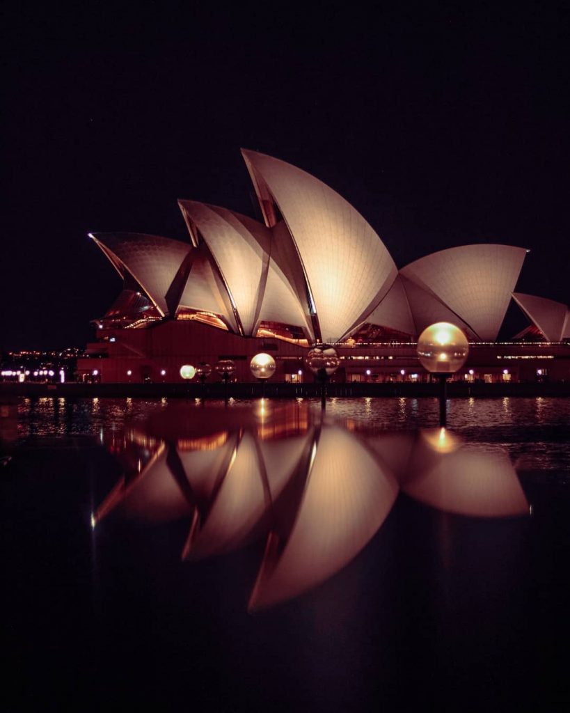 Reflections . . . . #sydney #australia #oz #sydneylife #sydneyaustralia #sydneylocal #aussiesofinstagram #aussie #ig_australia…