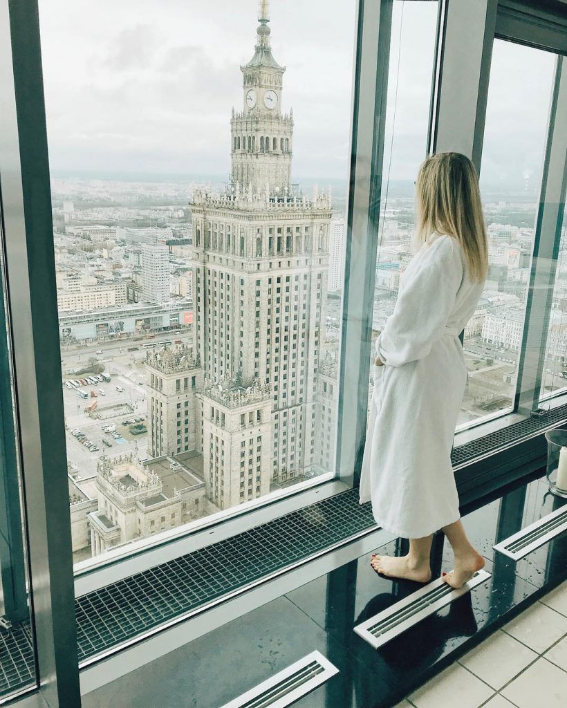 Cityscape • • • • • #throwback #theview #bigcitybigdreams #bigcitylife #shortescape #getaway #warsaw #windowview&hellip;