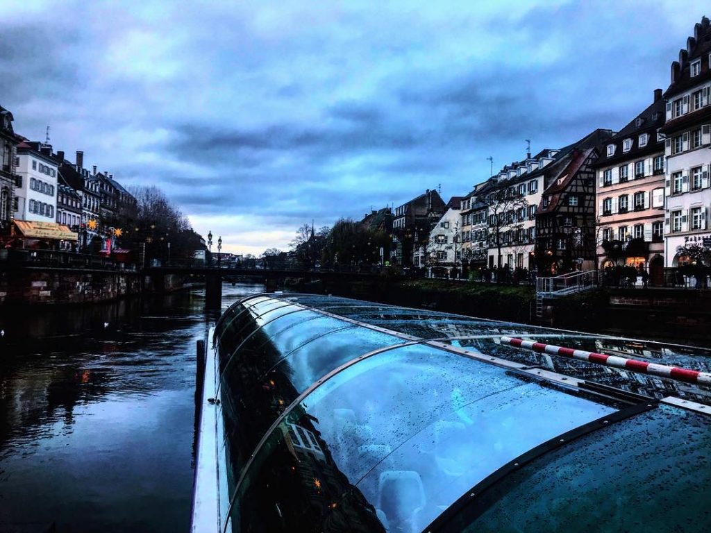 Cruise . . #instatravel #travelgram #instago #clouds #lights #blue #bluesky #passportready #travelblogger #wanderlust #ilovetravel&hellip;