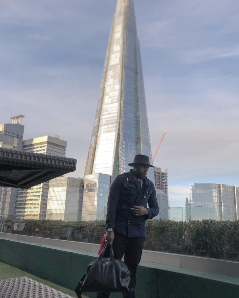 Black Building ‍️ #travelphotography #travelblogger #picoftheday #london #view #views #styleblogger #style #modeling #travel #travelblogger&hellip;