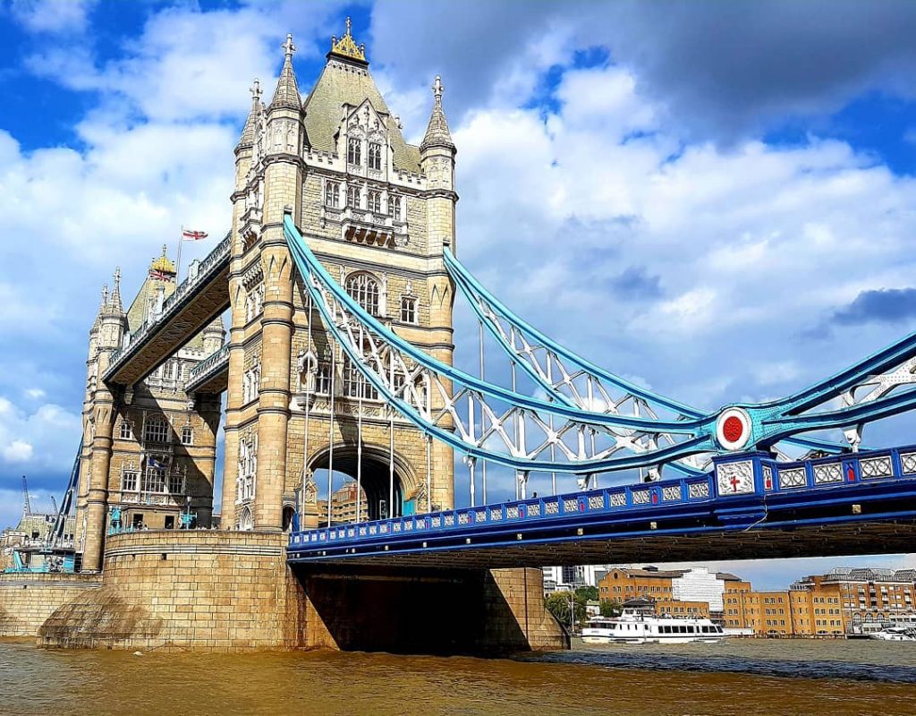 Tower Bridge in London Tower Bridge – most zwodzony w Londynie #towerbridge #most #bridge&hellip;
