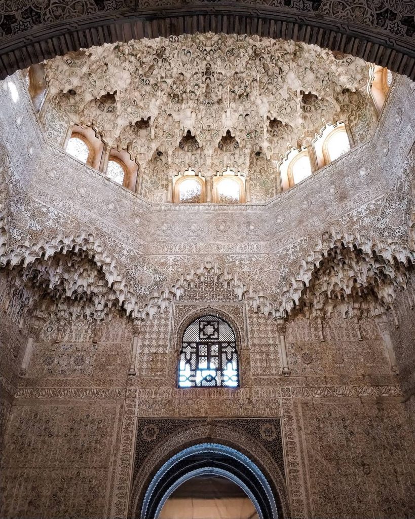 La Alhambra ️ ???????????????????????????????????????? #alhambra #granada #spain #travel #travelling #discover #palace #history #andalusia #macro&hellip;