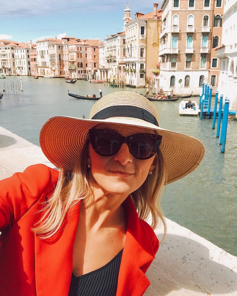 • • • • • #venice #italy #explorer #dametraveler #travelphotography #summercollection #vacationdiary #instatravel #europe…
