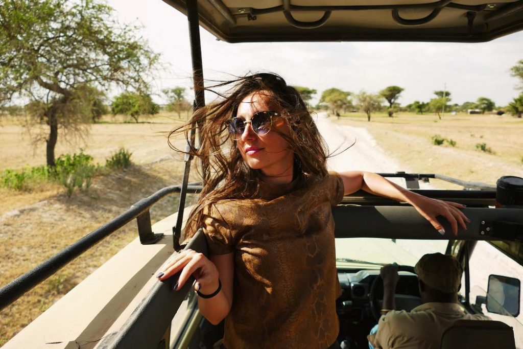 Happy like a child after the first safari day in #africa @serengeti_national_park . .&hellip;