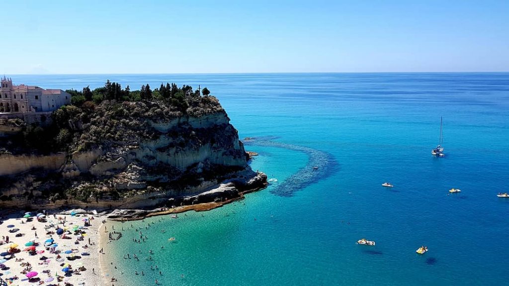 Beautifull beach in Tropea/Calabria/Italy Piękna plaża w Tropei (Kalabria, Włochy) #tropea #calabria #kalabria #włochy&hellip;