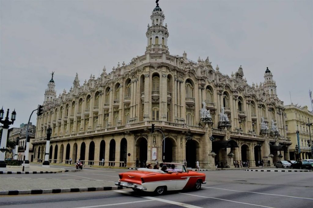 The heart of Cuba, Havana. Just beautiful #adventurenthusiasts #beautiful #sapoviagens #surpriseherjourney #instagood #instapic #travel&hellip;