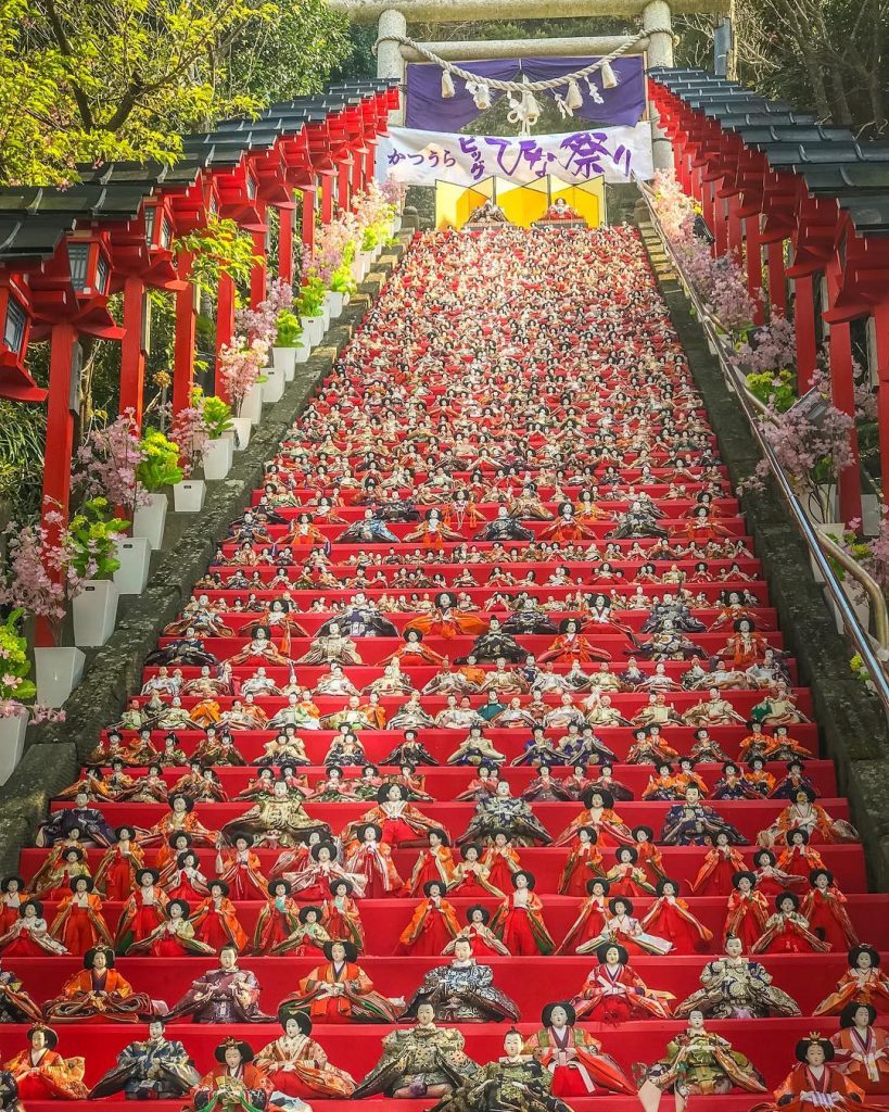 [1800] dolls on 60 stone steps of Tomisaki shrine in Katsuura city, Chiba prefecture.&hellip;