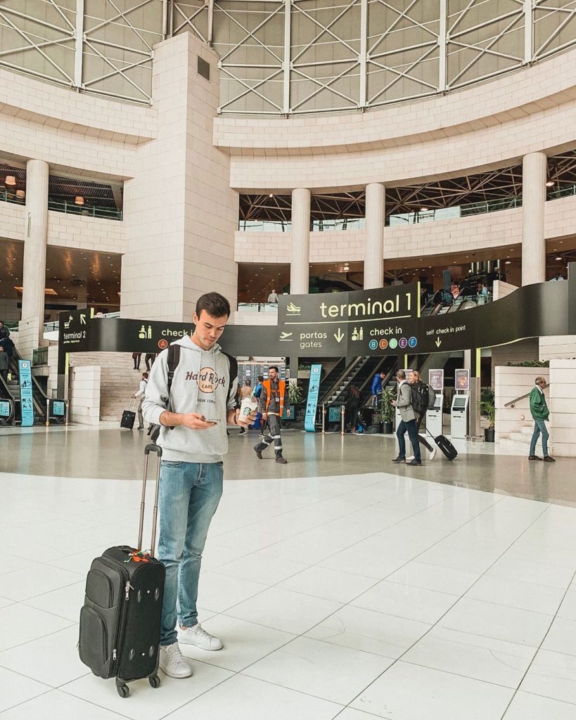 Time to go ️ #travel #travelguide #traveling #igers #travelgram #travelphotography #travelgram #travelblogger #travelholic #airportlife&hellip;