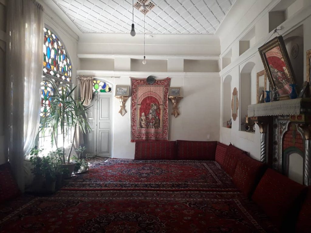 • Qazvin, . #travel #tourism #qazvin #historicalplaces #ancient #beautiful #travelphotography #travelaroundtheworld #history #house #home&hellip;