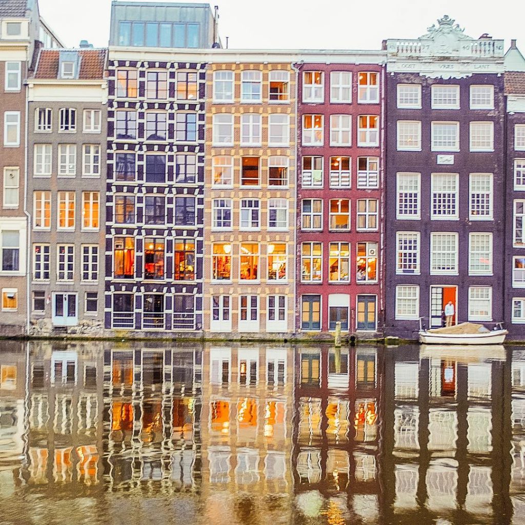 AmsterDAM are you beautiful! Take me back to endless canals, getting lost in little&hellip;