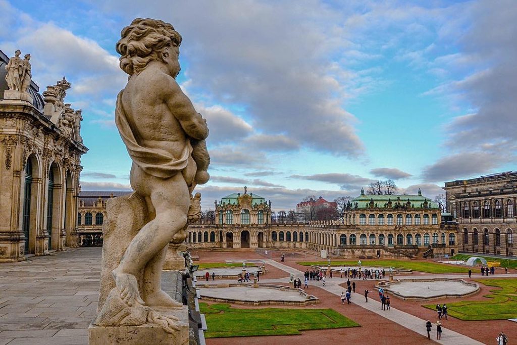 За великолепие барочной архитектуры и живописные ландшафты Дрезден называют Флоренцией на Эльбе. Почти полностью&hellip;