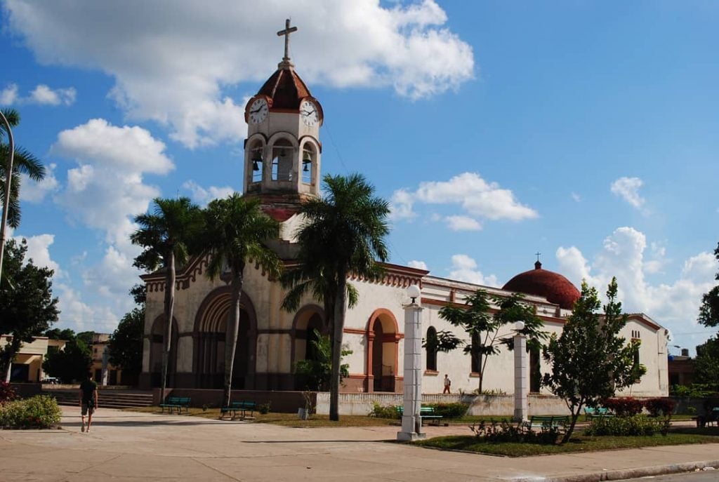 Cuba, Camagüey, November 2014 #cuba #cuban #camagüey #cubatrip #caribbean #city #cityphotography #street #streetphotography #church…