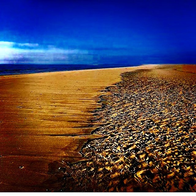 “ebb and flow” . #earthscope #northsea #ebbandflow #beach #walk #walking #beachwalk #hike #hiking #hikingadventures…