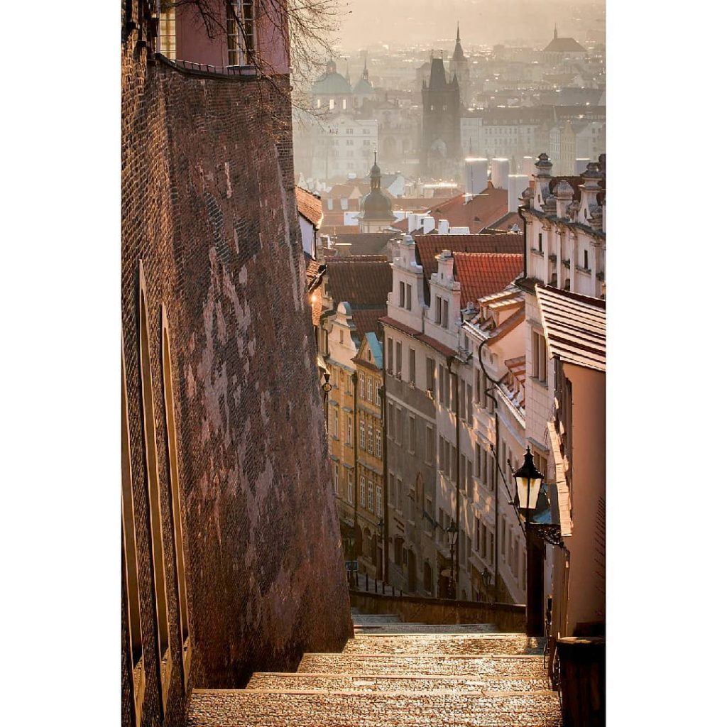 ráno na Zámeckých wonderful_prague #europestyle_czechrepublic #toppraguephoto #kings_hdr #visitcz #visitprague #canonczsk #discovery_earthpix #discovery #topeuropephoto #citybestpics&hellip;