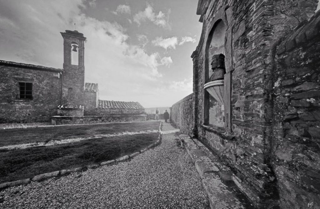 #fotartplgz #traveldestinations_ig #bnesimppl #montesansavino Edited with: @carbonblackandwhite _ #architecture #building #architexture #city #buildings #skyscraper&hellip;