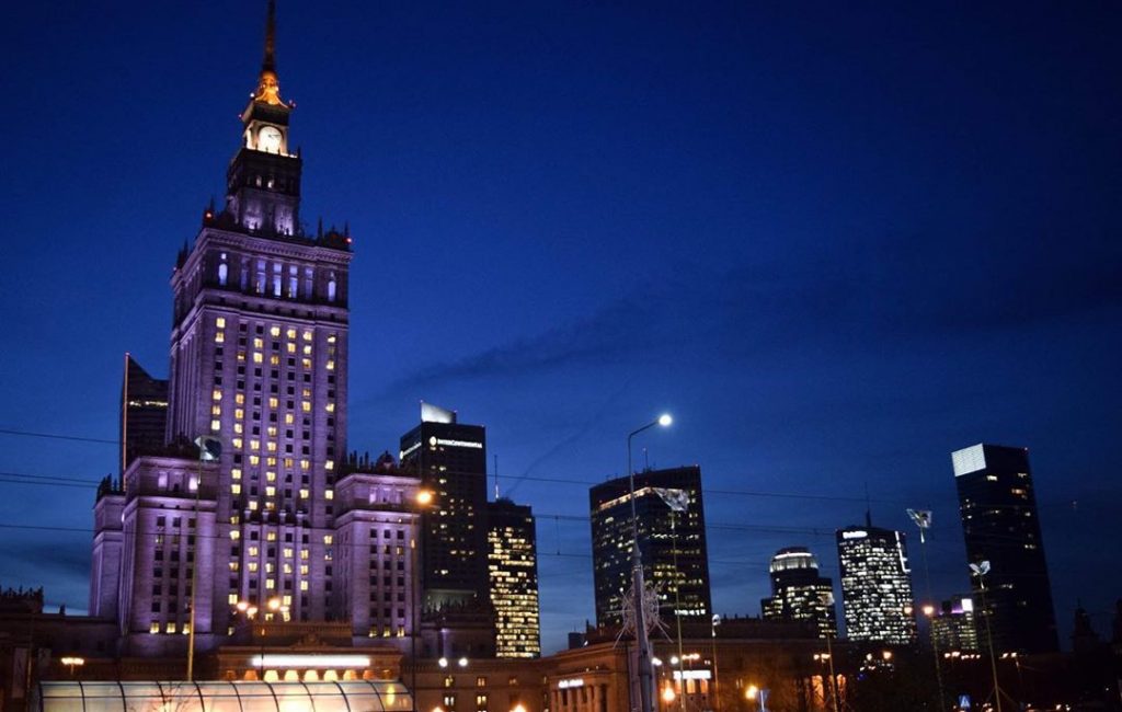 Warsaw aka Gotham City #travel #traveldiary #traveldiaries #travelphotography #worldtravel #iamtb #atalantaworld #lonelyplanet #lpfanphoto #travelrepost…