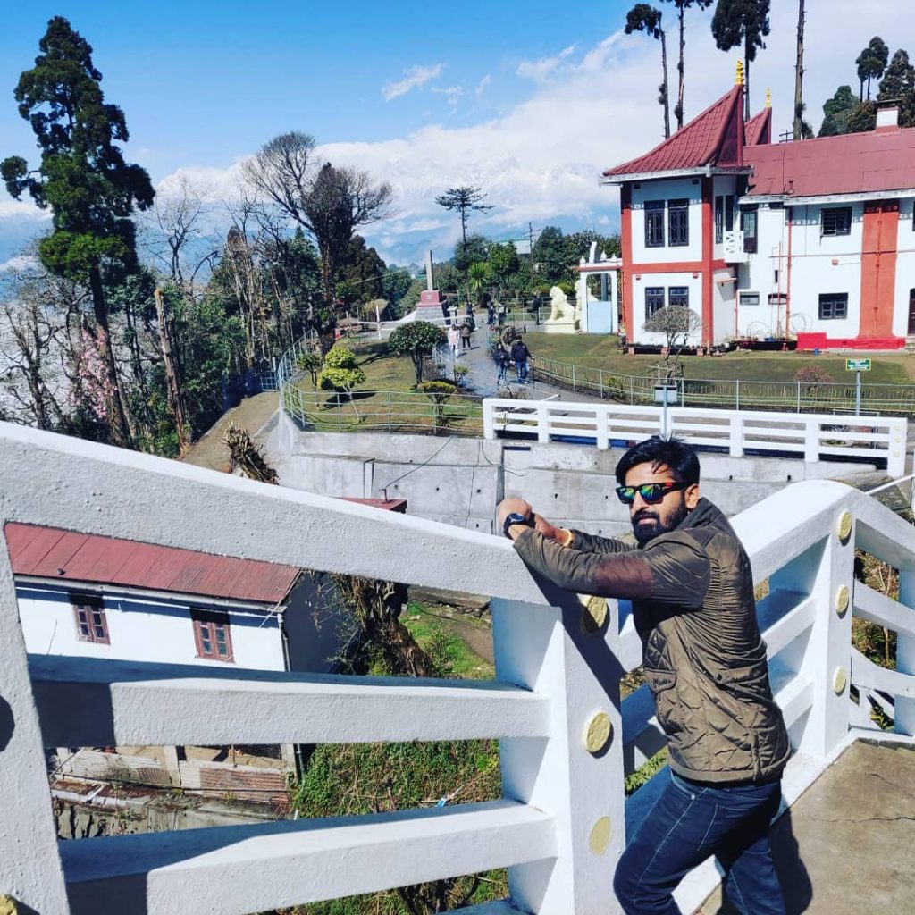 #kanchanjungaview #westbengaltourism #westbengalphotography #incredible_india #bnesimppl #darjeelingdiaries #darjeelingtrip #darjeeling #beardlooksgood #beardsofinstagram #travellingthroughtheworld #travellingislife #travelersnotebook #travelbook&hellip;