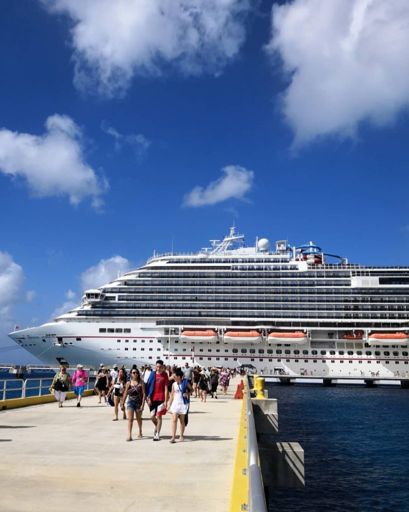 Козумель ???????? Туристы готовятся тоннами скупать черепа, магниты и прочую адову мексиканскую сувенирку