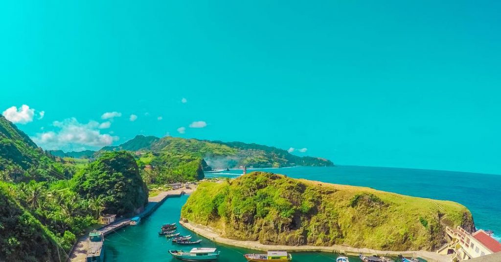 Boat Shelter. . . . . #DiscoverBatanes #ItchyFeet #LightroomPhil #sinopinas #thegrind #travelholic #explorephilippines #adventurephilippines&hellip;