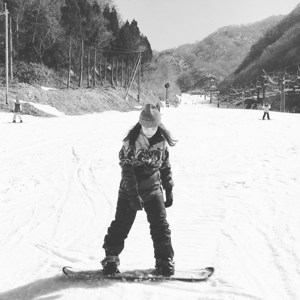 この歳になってスノボ初体験️ . . #スノボ #初 #奥伊吹スキー場 #写真好きな人と繋がりたい #おしゃれさんと繋がりたい #follow4followback #followback #followforfollowback #following #followbackalways&hellip;