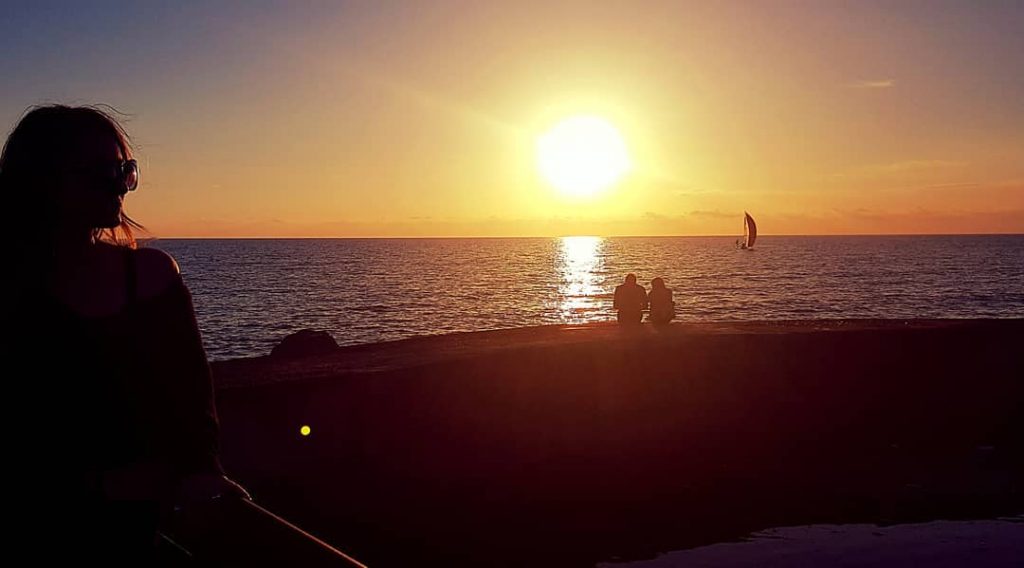 Fondamentalmente la vecchiaia mi stà facendo apprezzare i #tramontiromantici! • • • #romanticsunset #sun&hellip;