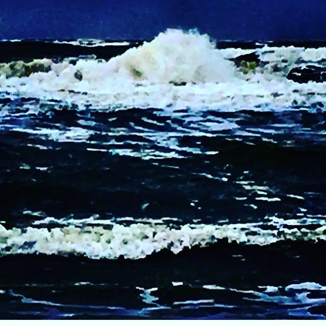 “stormy waves” . #earthscope #northsea #storm #stormyseas #walk #walking #beachwalk #hike #hiking #hikingadventures #travel&hellip;