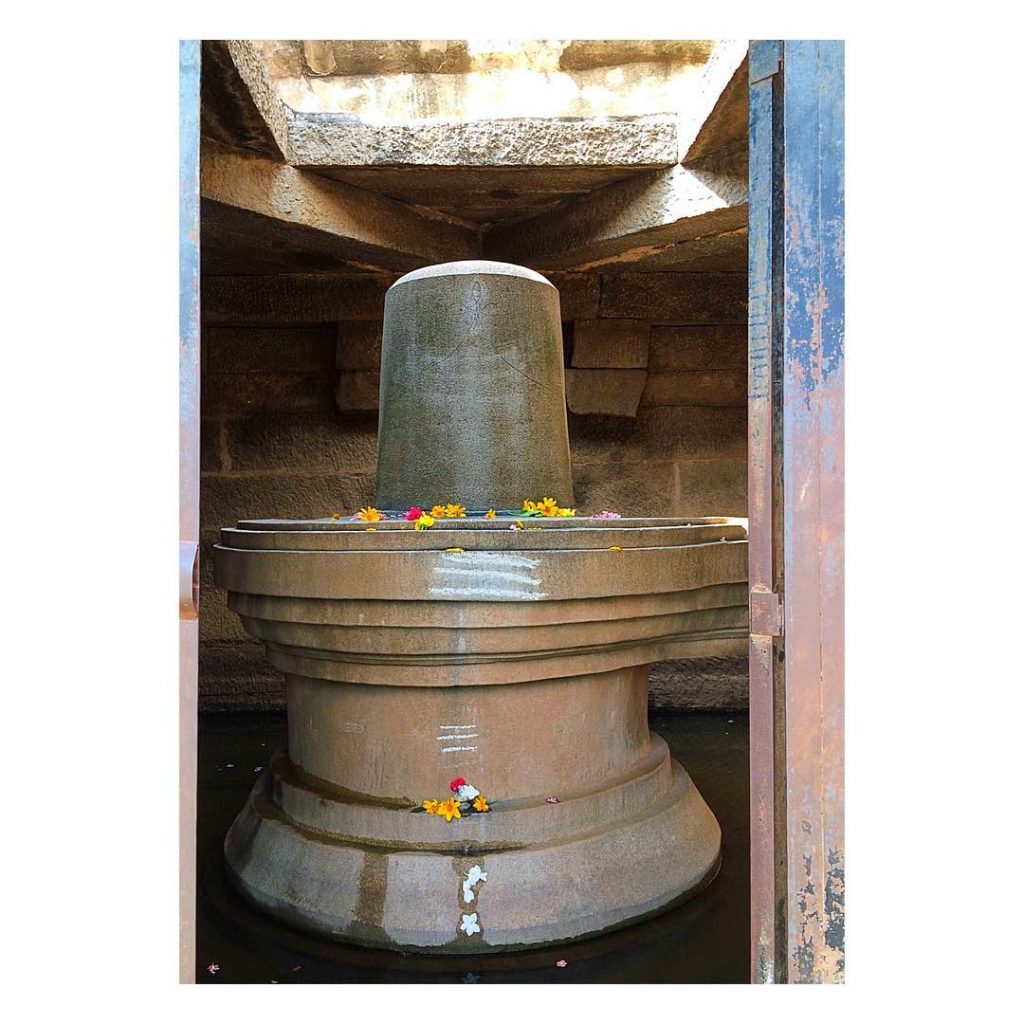 Om Namah Shivaya Badavilinga is the largest monolithic Shivalinga in Hampi which was commissioned&hellip;