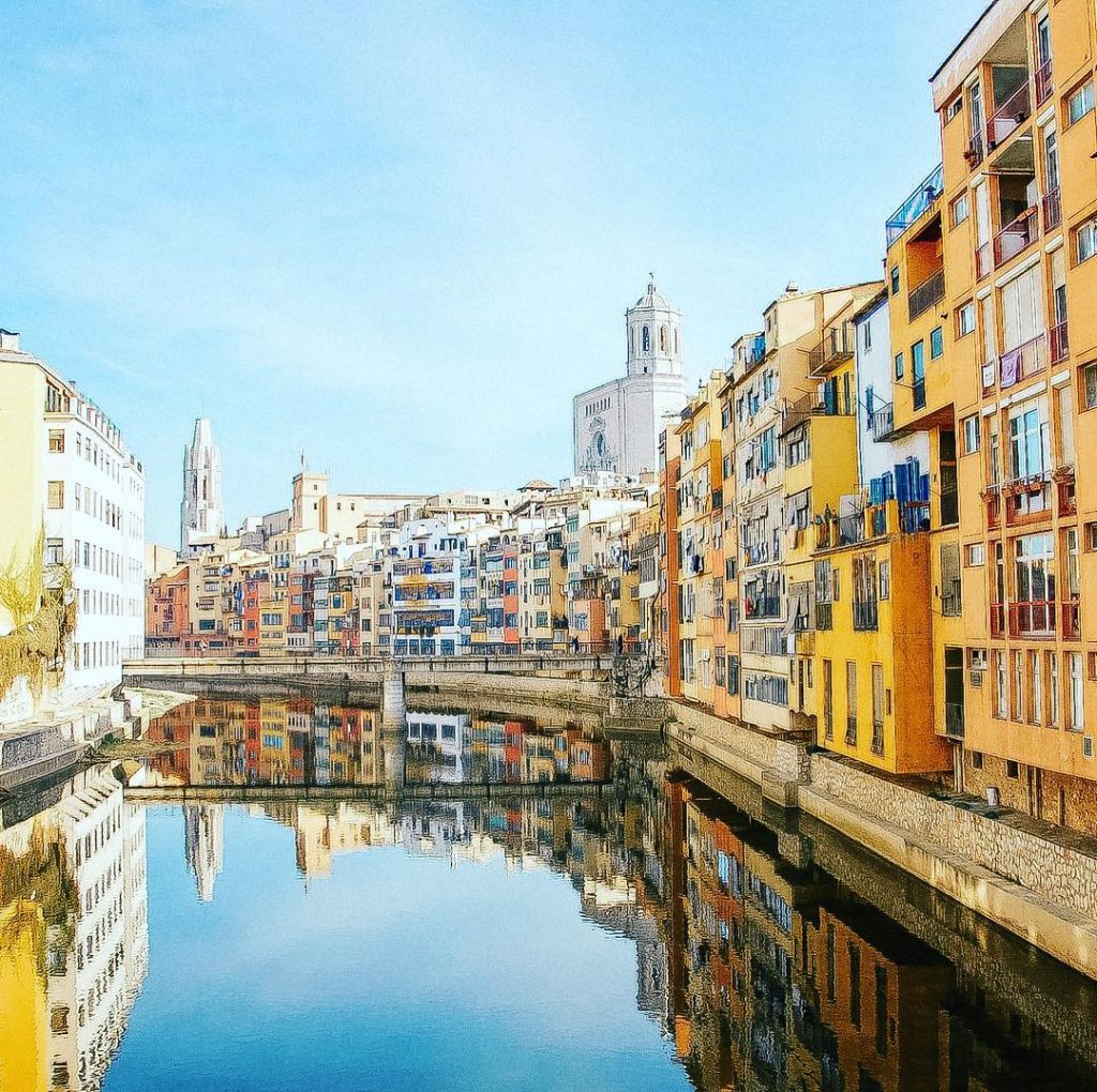 ???????? Girona ~~~ What to say?! Girona is just impressive! Old city, protecting walls&hellip;