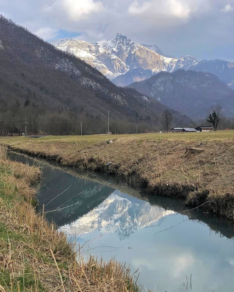 Kobarid, Slovenia . . Eslovenia era un país que hasta hace unos meses apenas&hellip;