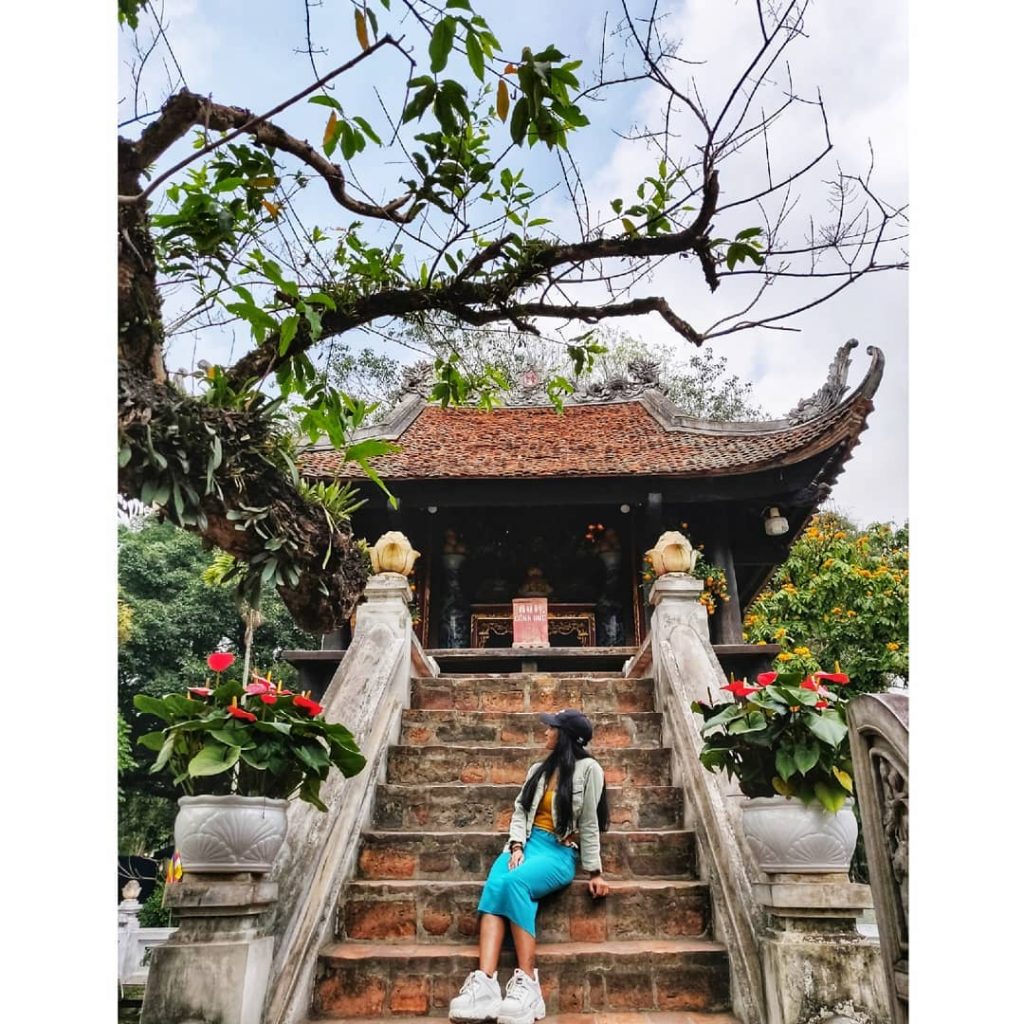 “Take care of your inner, spiritual beauty” ° ° ° One Pillar Pagoda #hanoi&hellip;