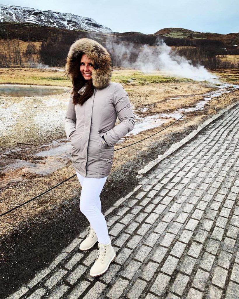 [ Iceland ] When you’re realy cold, just turn into an Eskimo. • •&hellip;