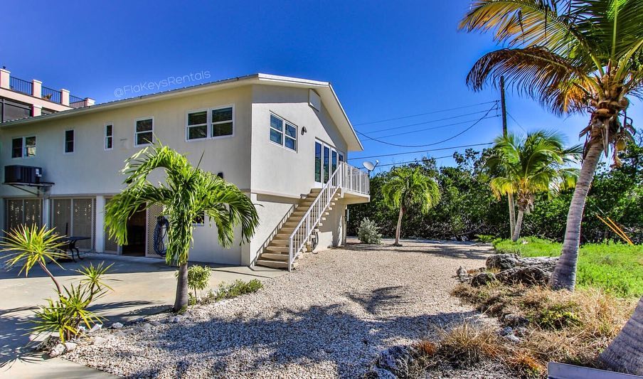 Remember the house we gave you a sneak peek of last week? Here’s all&hellip;