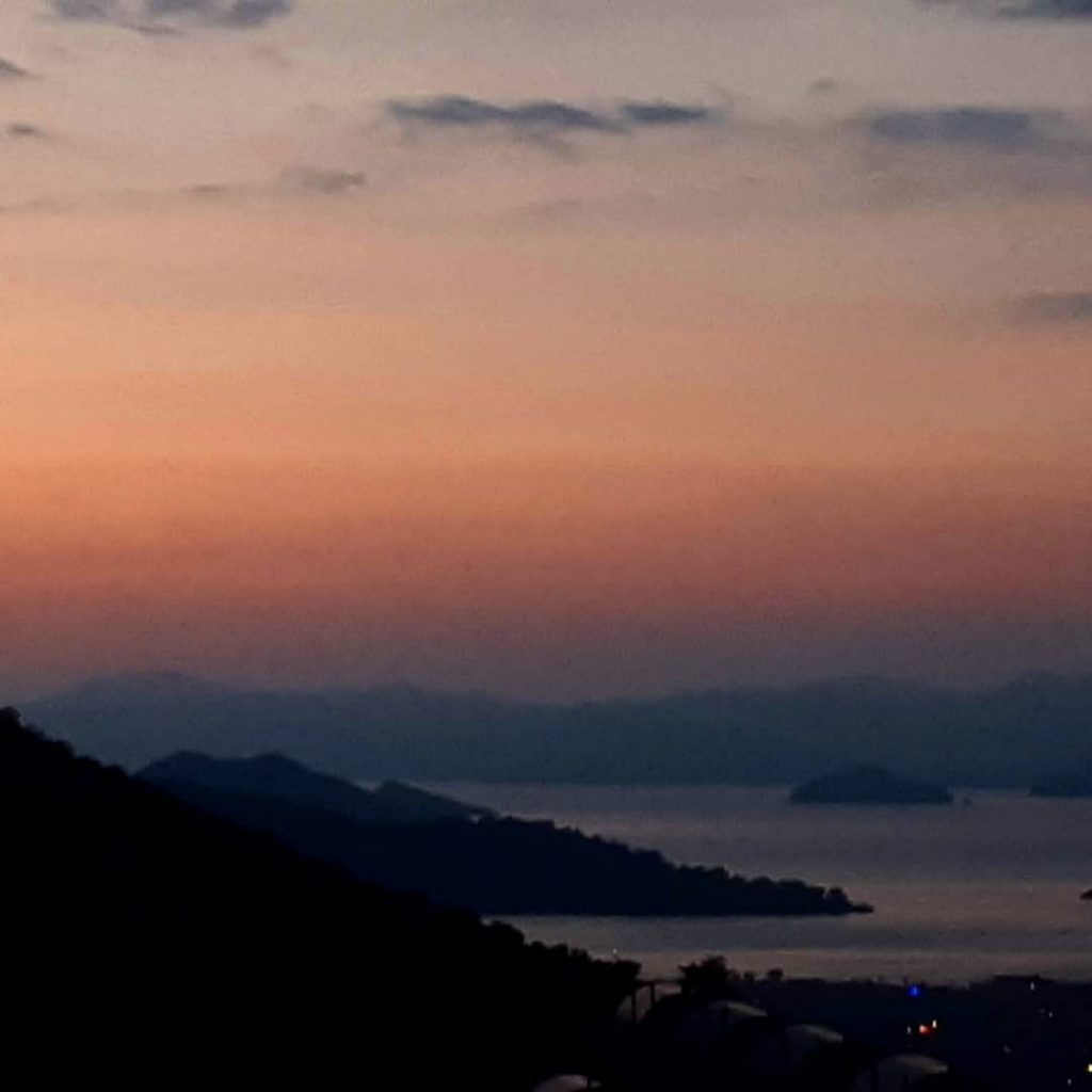 Good night, Turkey . . . . . . #openmyworld #travellifedailypic #travelzoo #travelblogger #travelgram&hellip;