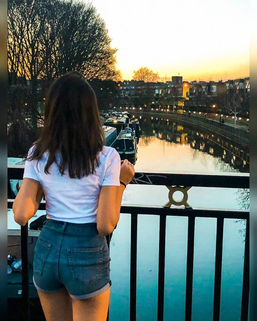 Good morning . . . . . #london???????? #morningvibes #londondiaries #londonfashionweek #travelblogger #fashionblogger #londonfashion&hellip;