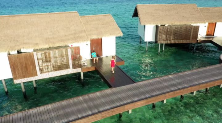 Maldives @hemarphotography #maldives #maldivesresorts #paradise #theresidencemaldives #maldivesislands #travelcouple #unlimitedmaldives #dance #travelholic #couplesgoals #honeymoon #maldivian&hellip;