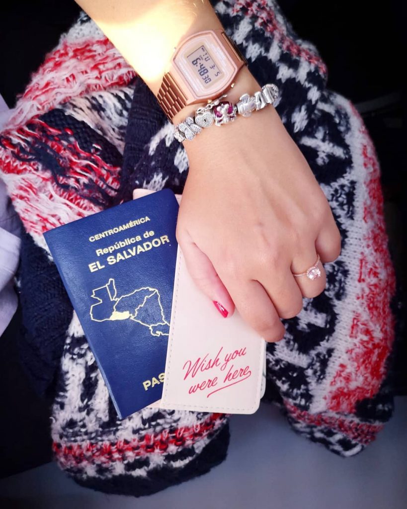 ???????????????? ???????????? ???????????????? ???????????????? . Pasaportera + Tag de maleta @easyshopsv . . .&hellip;