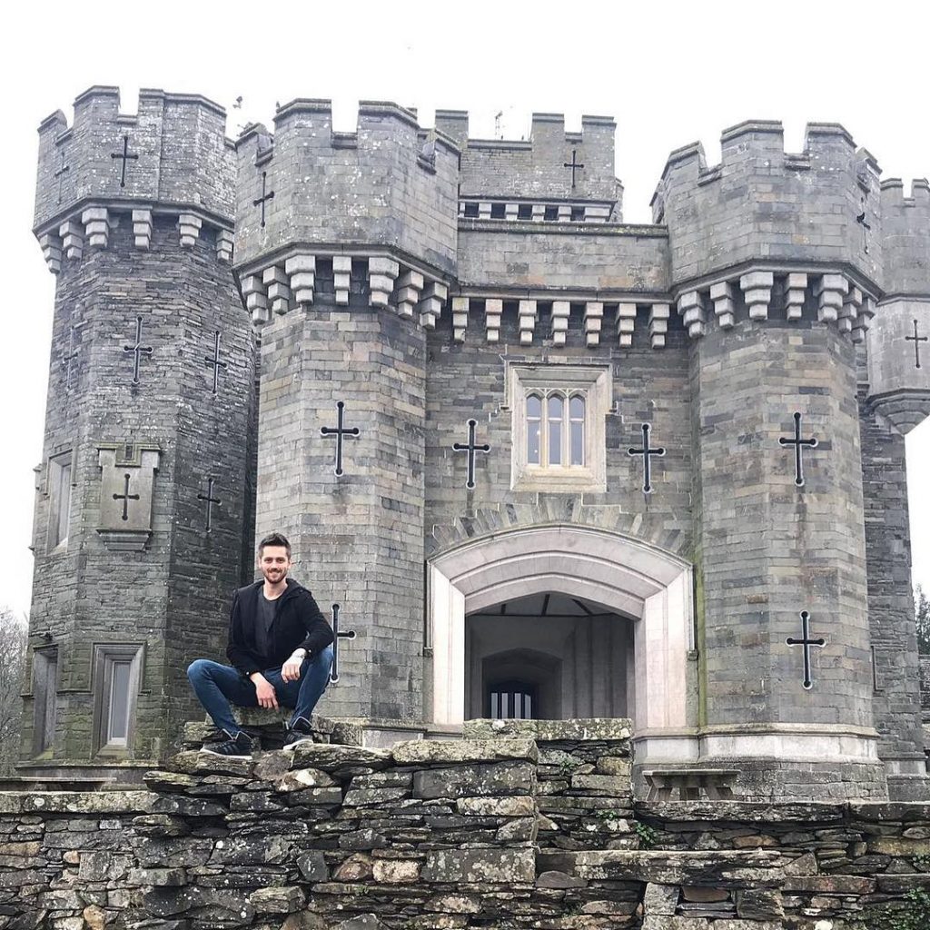 I always knew a castle was fit for me ????