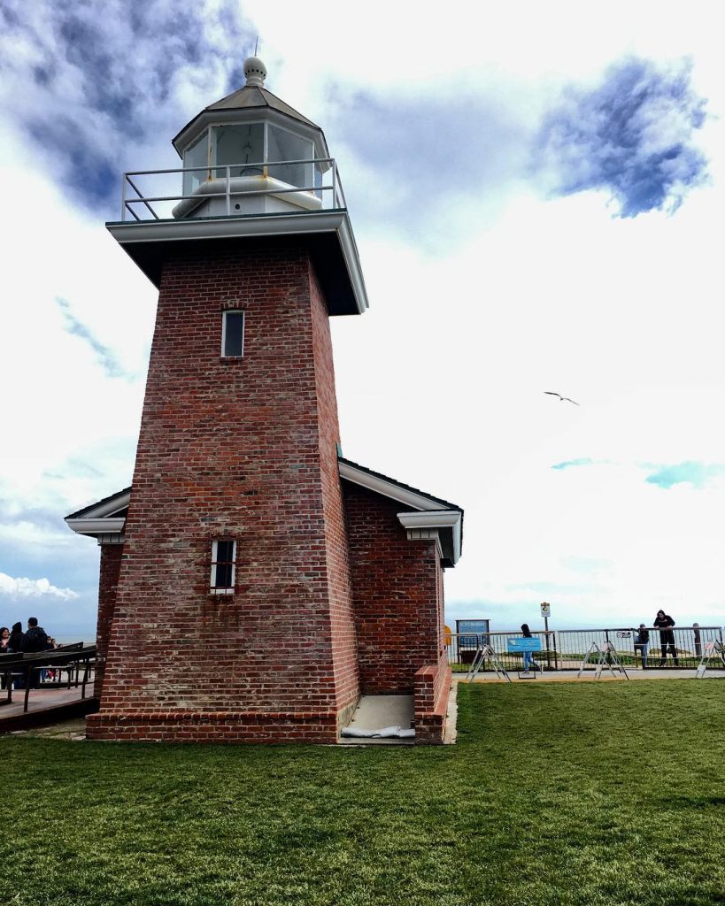 Leave a light on when I’m gone • • •