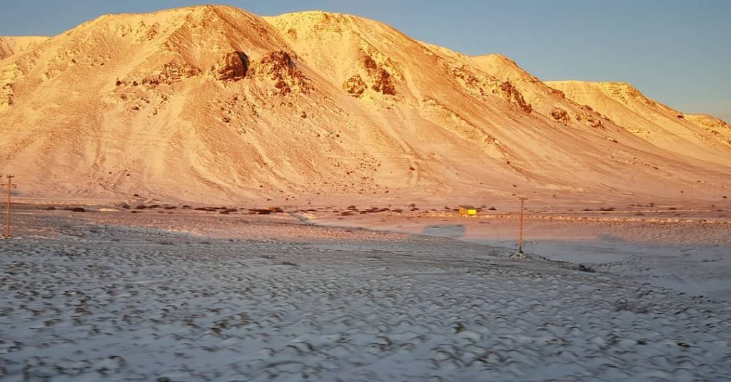 Sunlight mountain #iceland???????? #iceland #goldencircle #mountain #ice #travelphotography #traveling #travelgram #travel #trip #voyage #sunlight…
