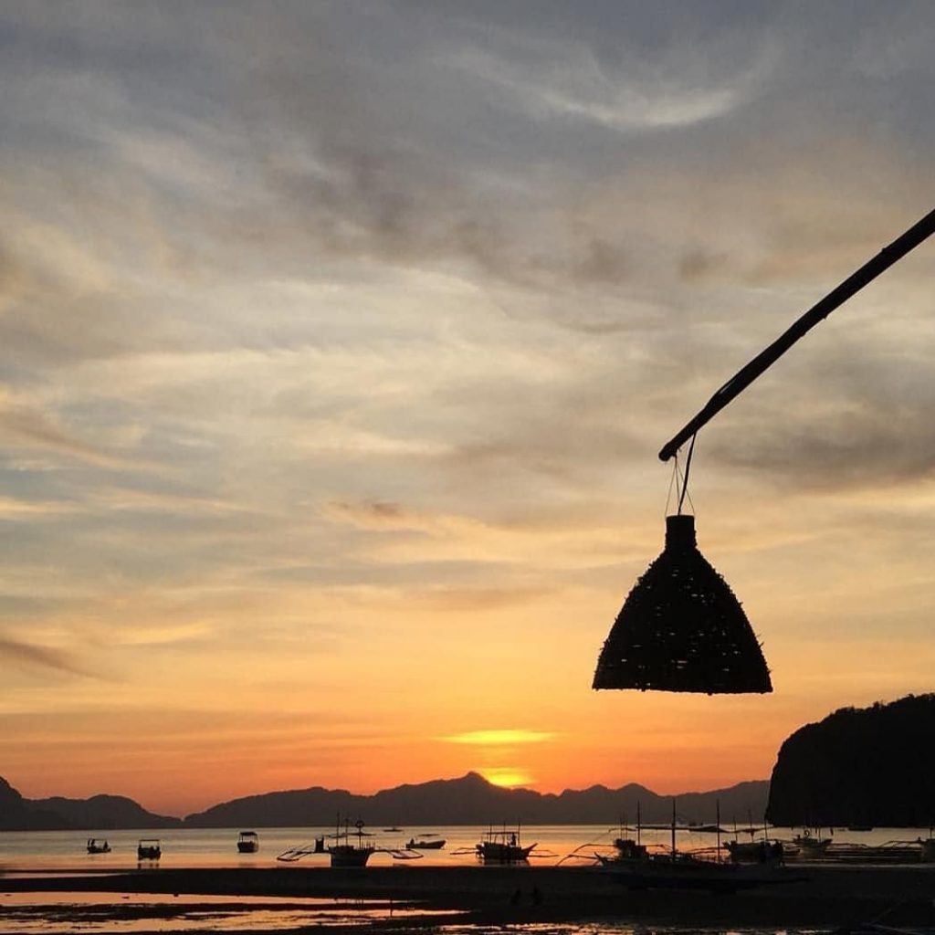 The warm evenings of the adventure life #travel #worldwide #bucketlist #smallworld #nature #love #instagood&hellip;