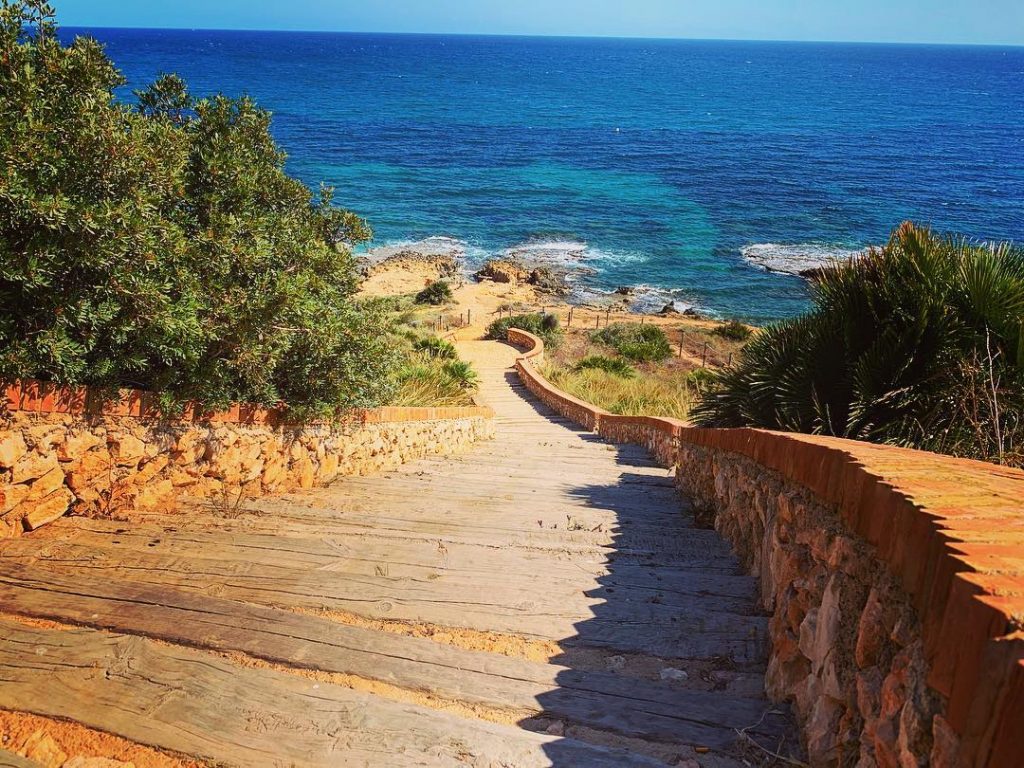 Only good vibes #travel #travelphotography #travelblogger #travelling #travelgram #travelholic #travel_drops #traveldeeper #travel_captures #sea #blue…
