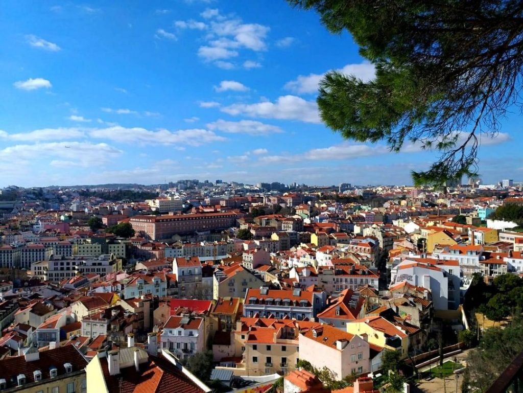 Great views when you visit Lisbon. #adventure #adventurenthusiasts #beautiful #instagood #instapic #travel #travelblogger #travellingthroughtheworld&hellip;